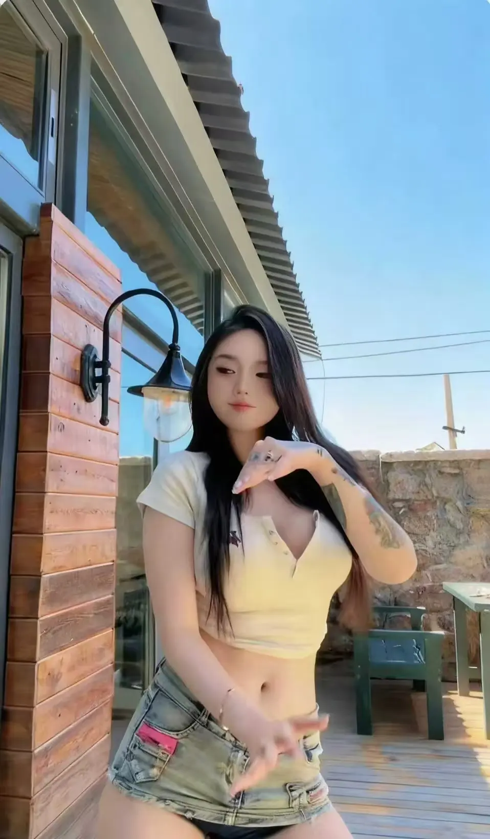 免费在线看《Meena 成美男》高清全集无删减-中文版资源全面开放-网盘便捷存储无广告插入-一次看遍Meena 成美男
