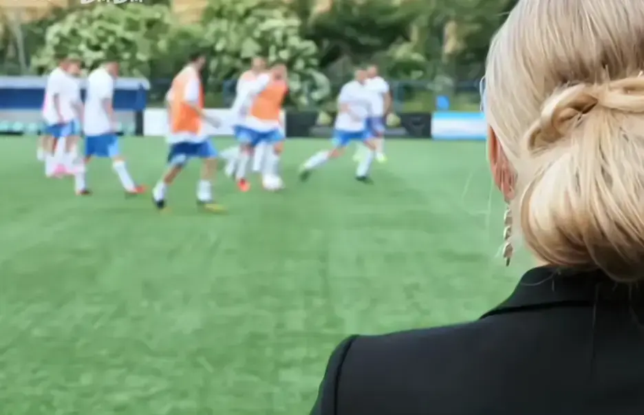 法国电影《Footballers'Moms》高清完整版免费在线观看 - 足球队的女老板们全集资源 - VS影视高清播放