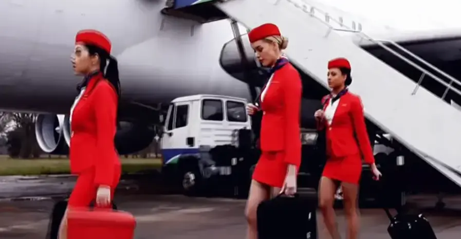 《法国空姐2018(多塞尔航空)》电影全集在线观看-高清中字完整版免费播放-机舱是封闭的但故事很精彩